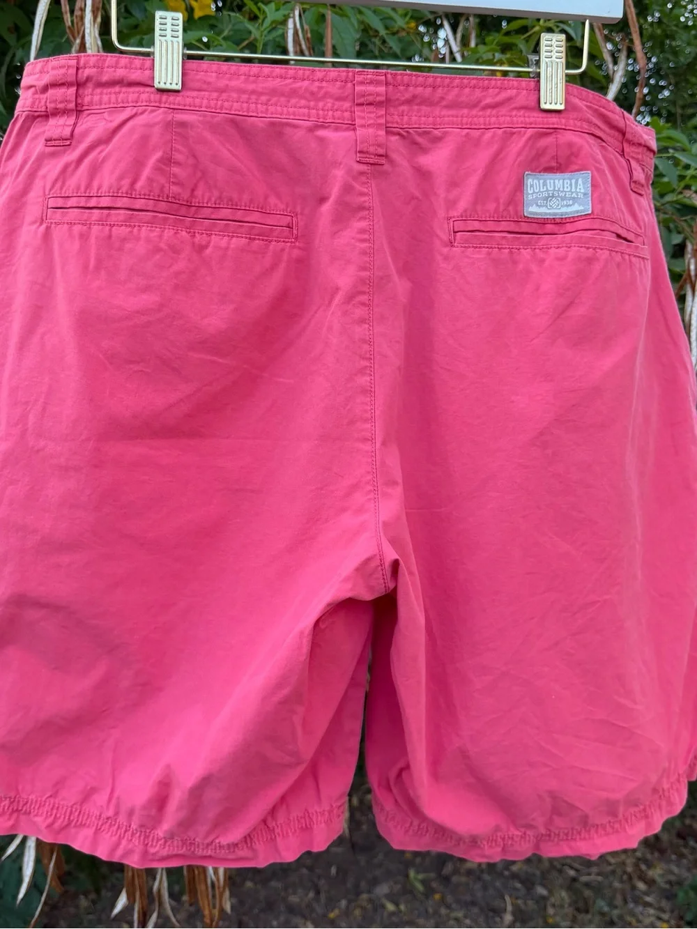 Columbia Men's red Casual regular fit Shorts size 38W